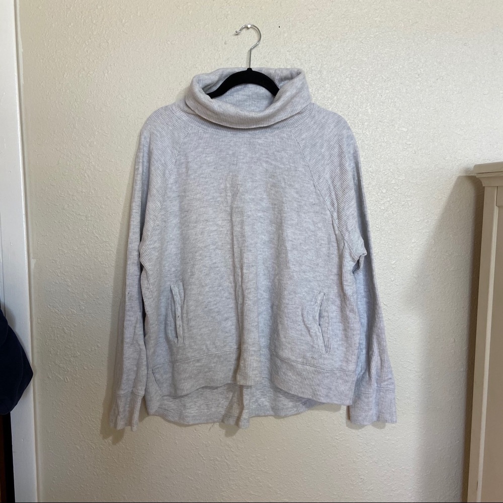 Turtleneck sweater w/ pockets